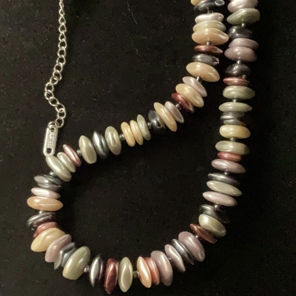 New Shell Pearl Necklace - Picture 4 of 7